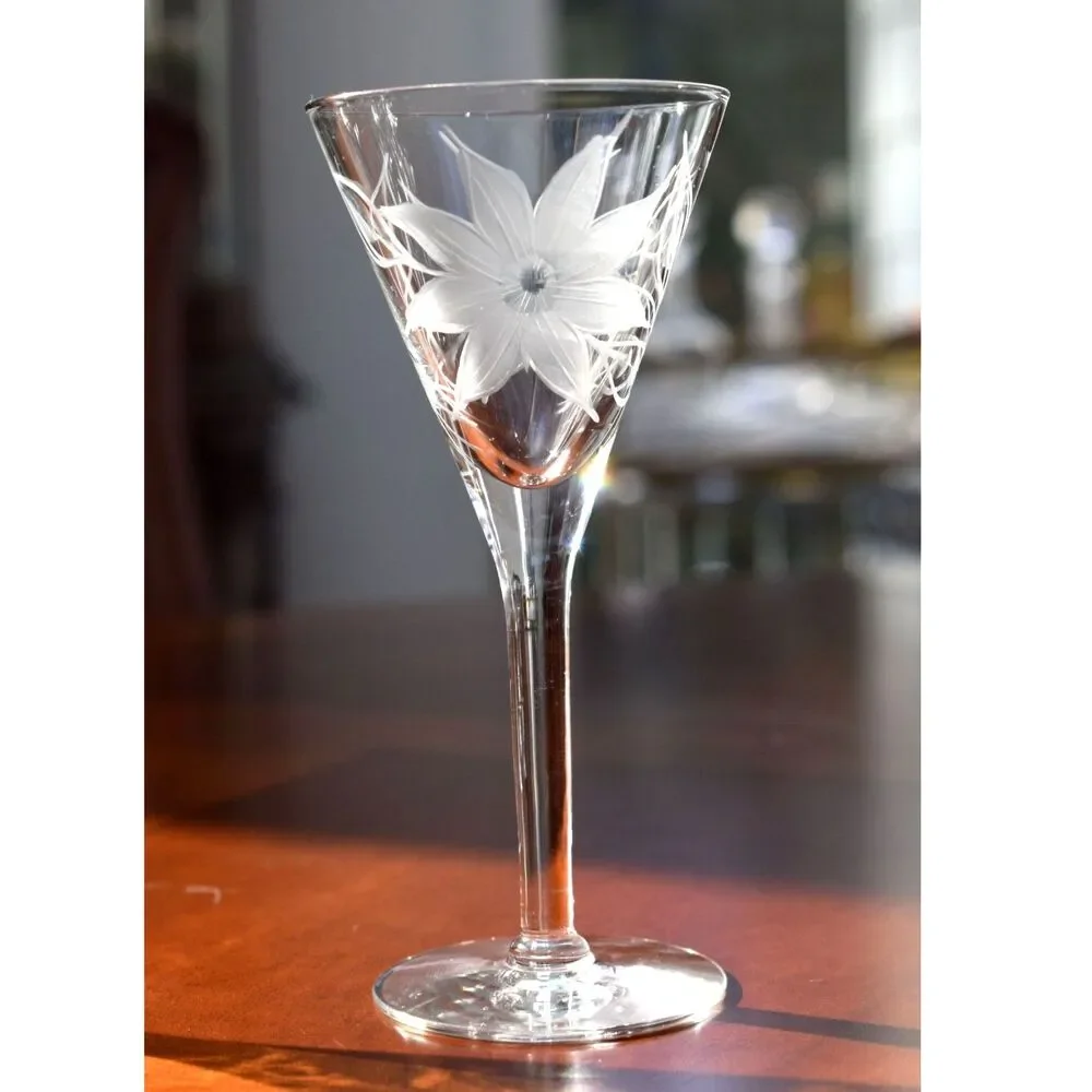 Set of 8 Hand-Blown & Etched Wine Glasses – UNK257 Pattern